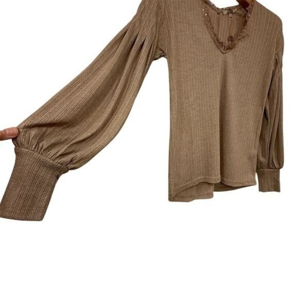 Gimmicks Womens Top Size XS Textured Long Balloon Sleeve Lace Trim Boho Casual - Picture 2 of 13
